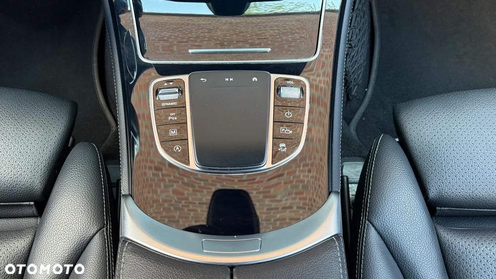 Mercedes-Benz GLC - 23