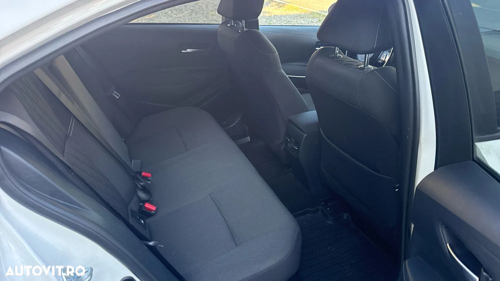 Toyota Corolla 1.8 HSD Dynamic - 16