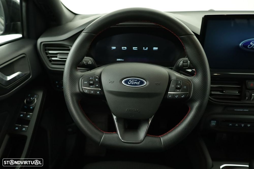 Ford Focus 1.0 EcoBoost MHEV ST-Line X - 15