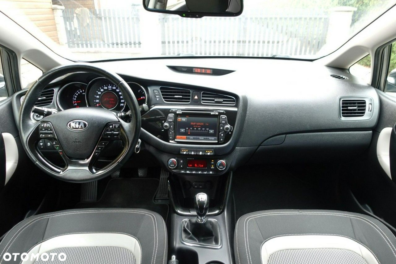 Kia Ceed - 16