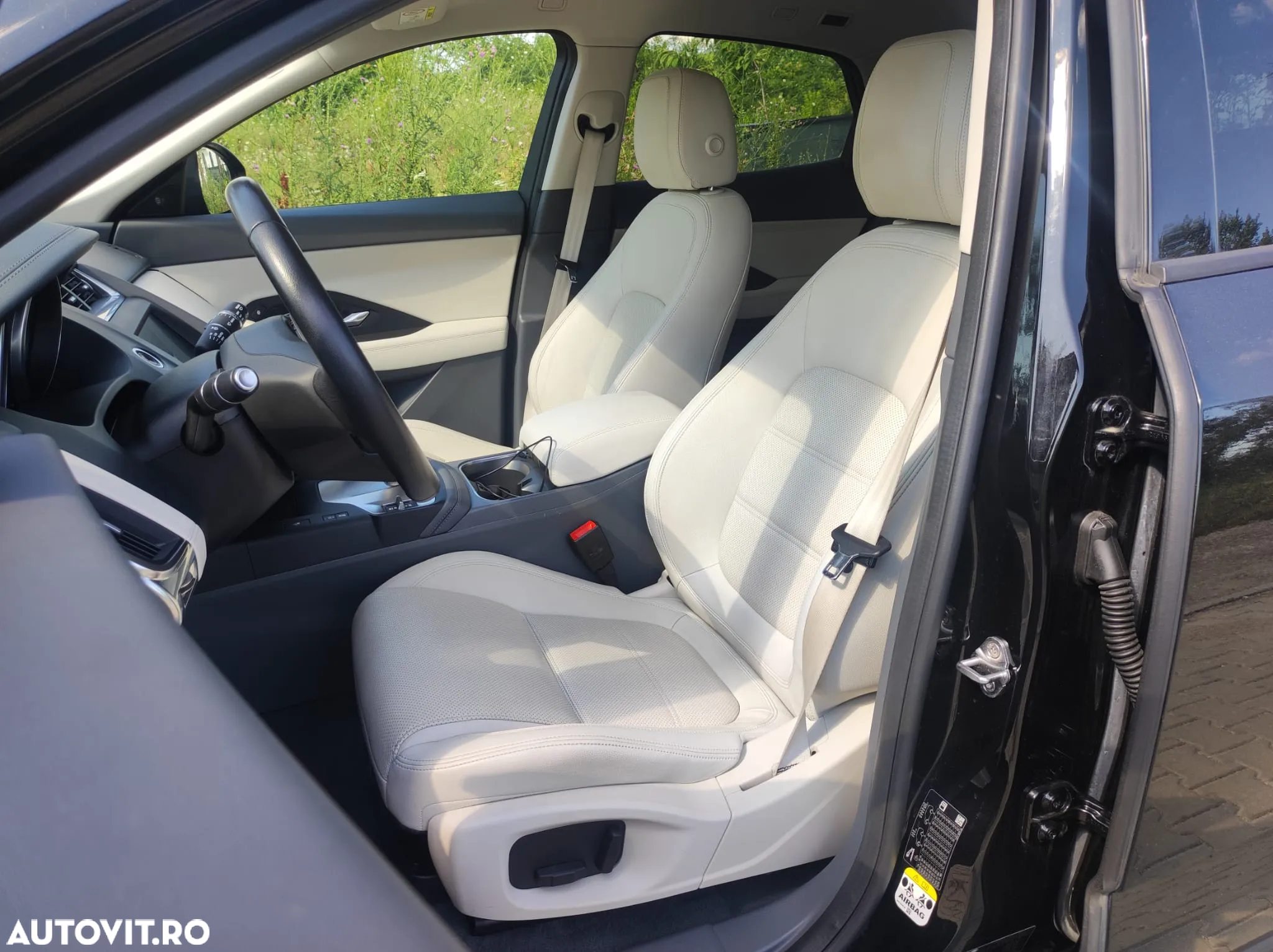 Jaguar E-Pace P200 AWD S - 11
