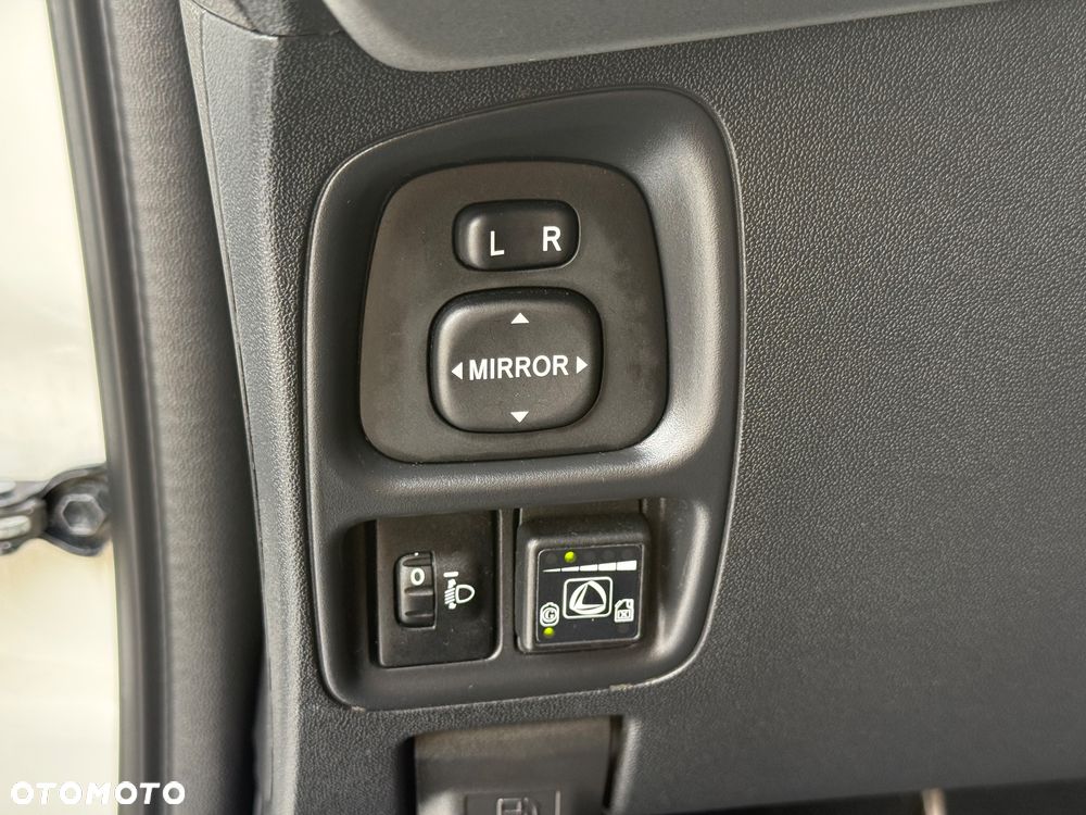 Toyota Aygo x-business - 25