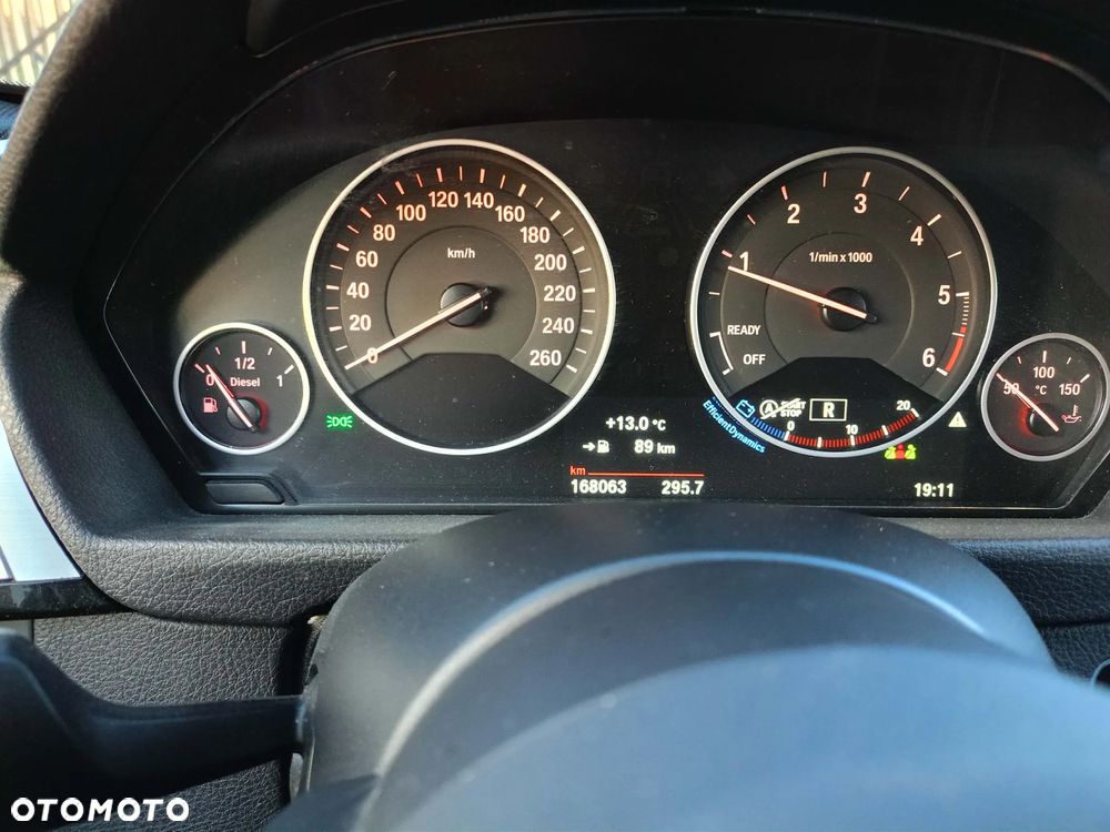 BMW Seria 3 320d Sport - 23