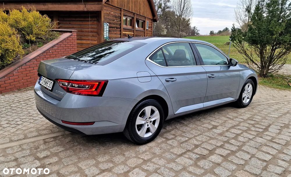 Skoda Superb 2.0 TDI Ambition - 3