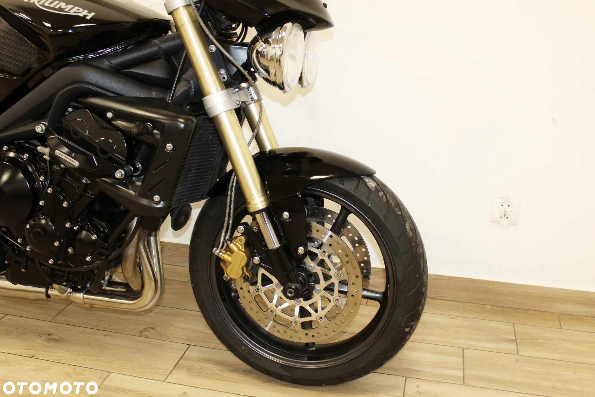 Triumph Street Triple - 7