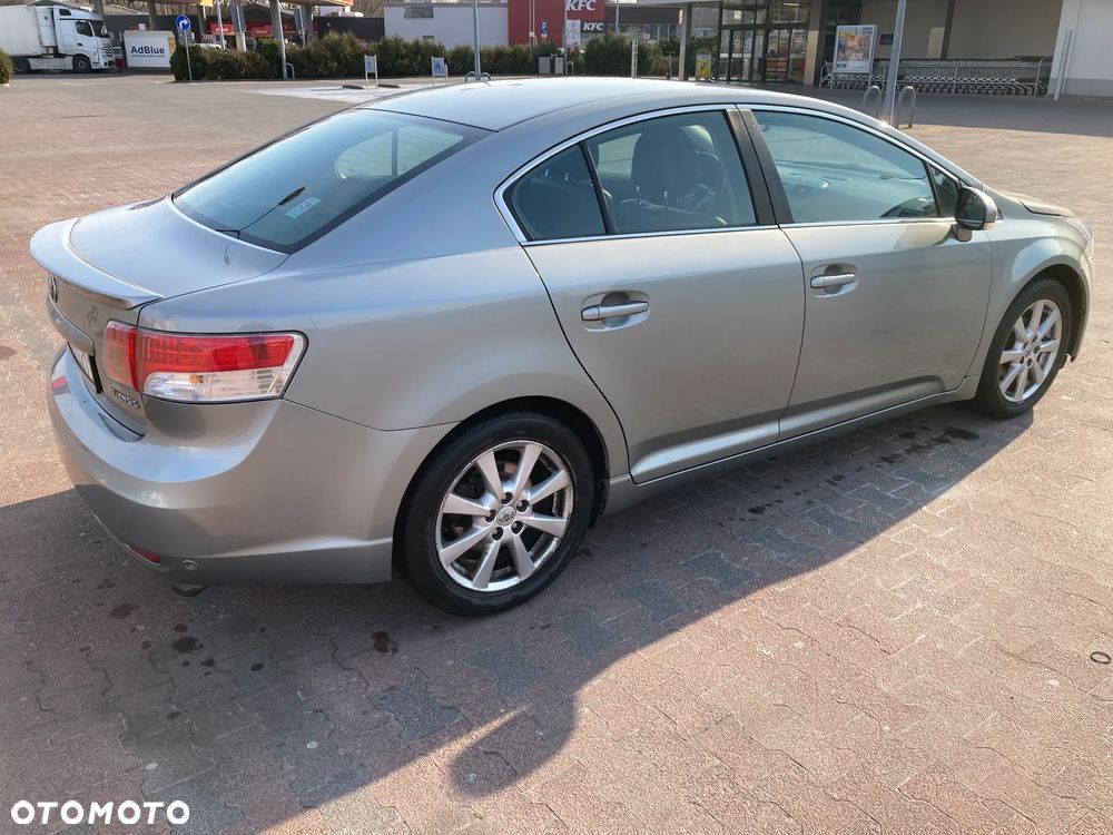 Toyota Avensis 2.0 D-4D 2010 - 6