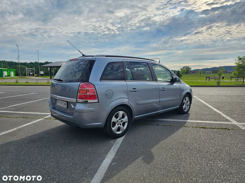Opel Zafira 1.9 CDTI Cosmo - 3