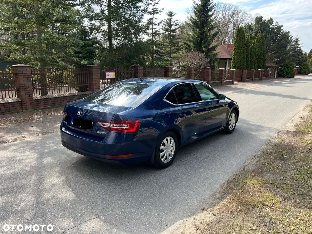 Skoda Superb 1.6 TDI Ambition - 5