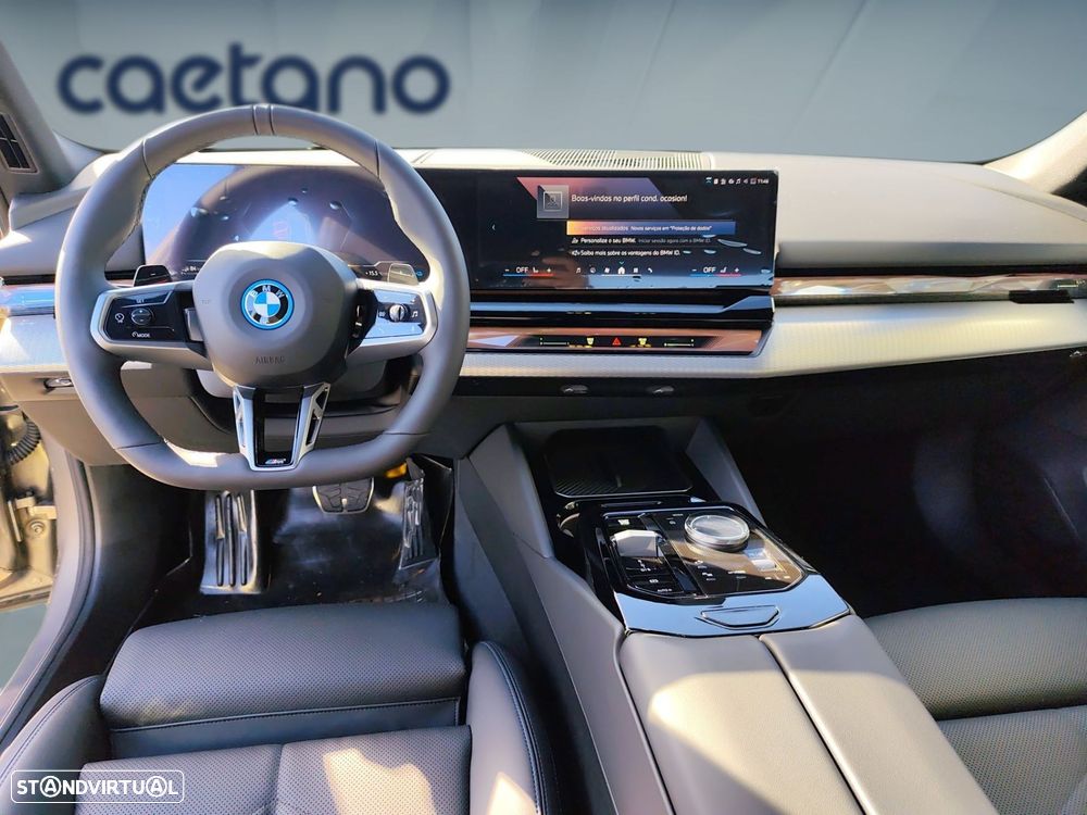 BMW 530 e Pack Desportivo M - 12
