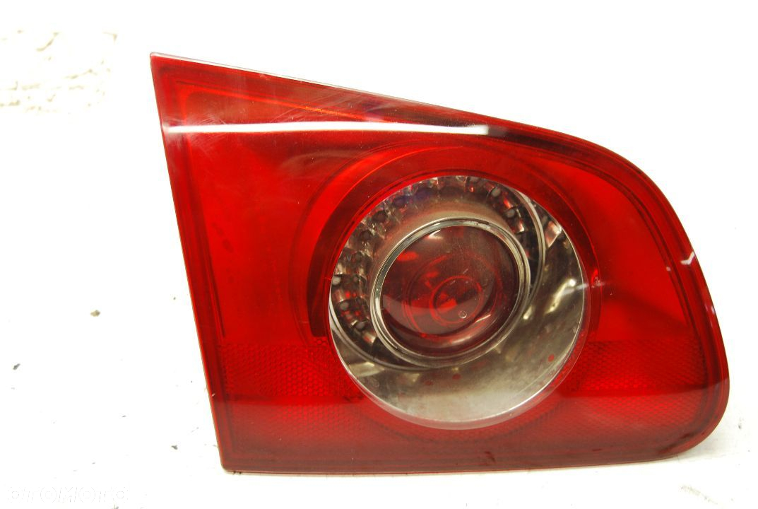 LAMPA LEWY TYŁ LED W KLAPĘ VW PASSAT B6 KOMBI 3C9945093 - 3