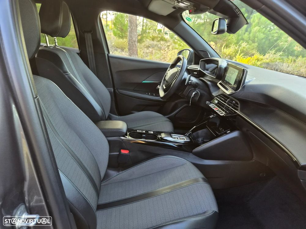 Peugeot 2008 1.2 PureTech Allure EAT8 - 13
