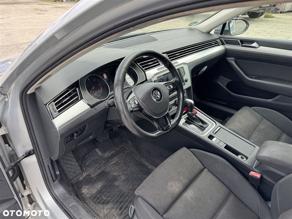 Volkswagen Passat - 20