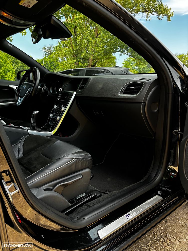 Volvo V60 2.0 D4 R-Design - 16