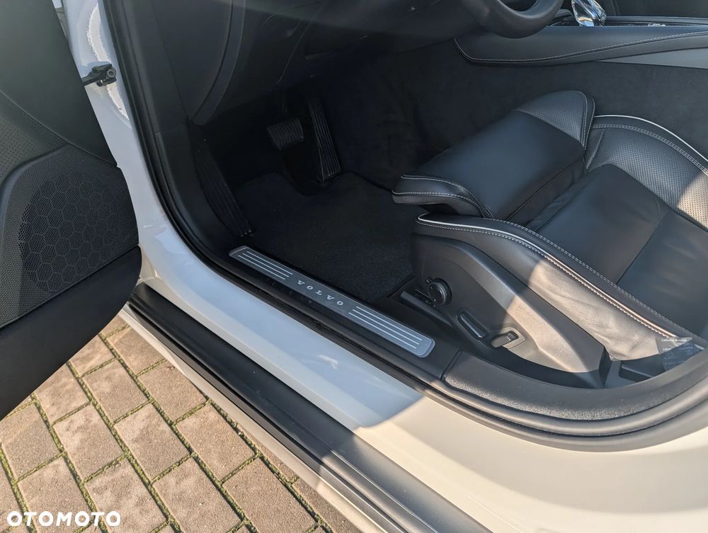 Volvo V90 Cross Country - 29