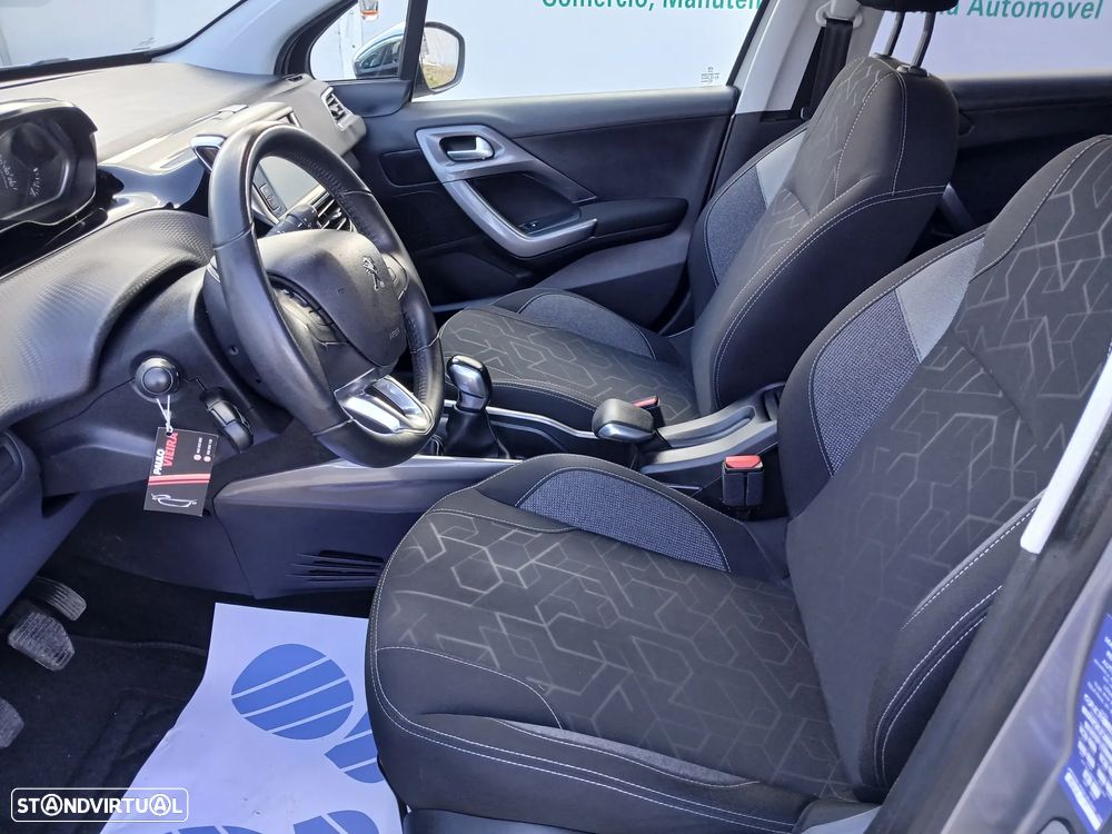 Peugeot 2008 1.2 PureTech Style - 15