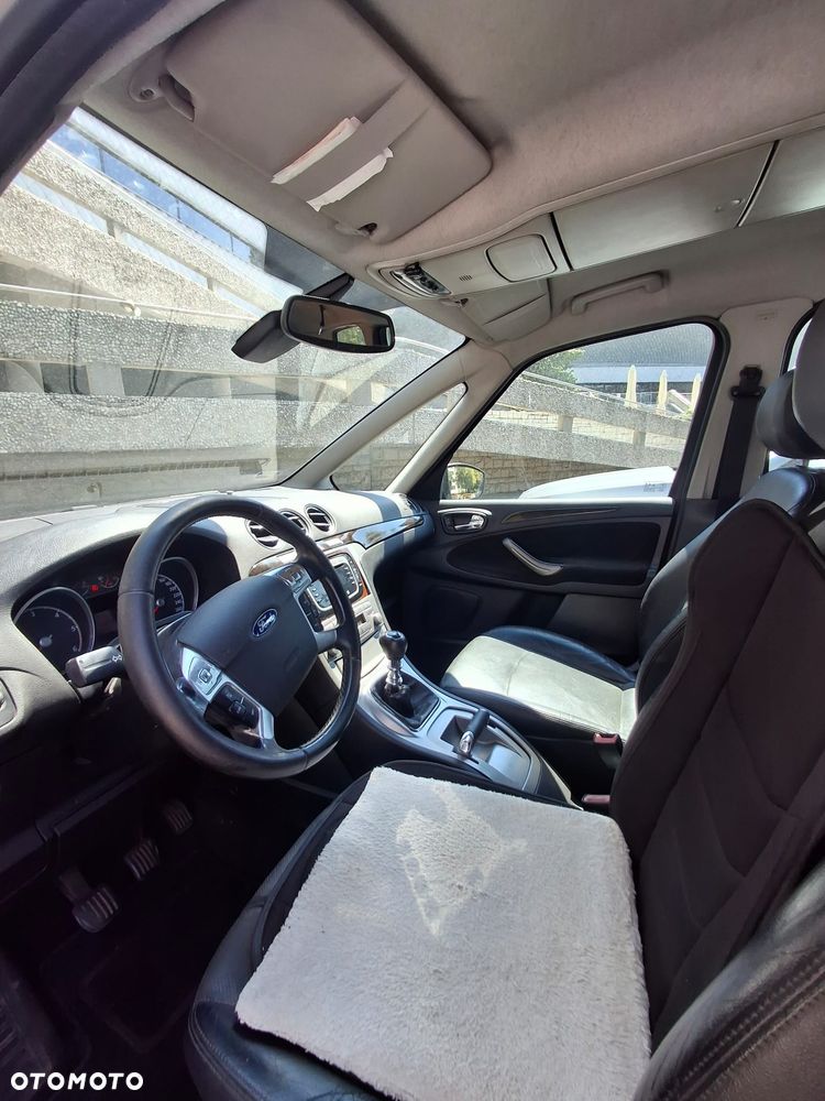 Ford Galaxy 2.0 TDCi Ghia - 11