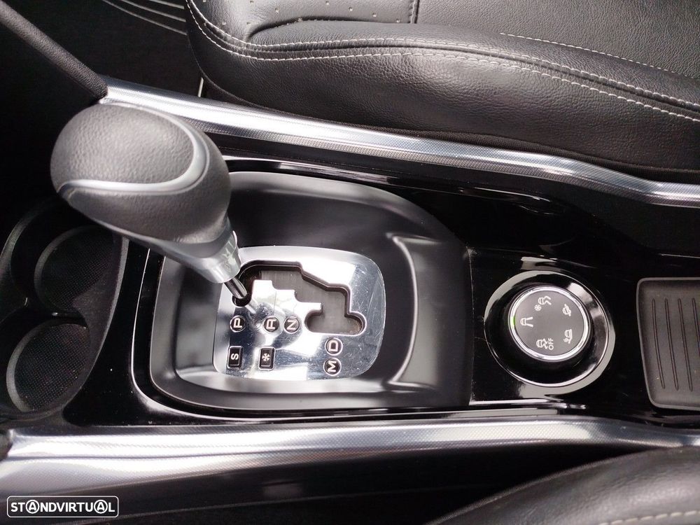 Peugeot 2008 1.2 PureTech Allure EAT6 - 6