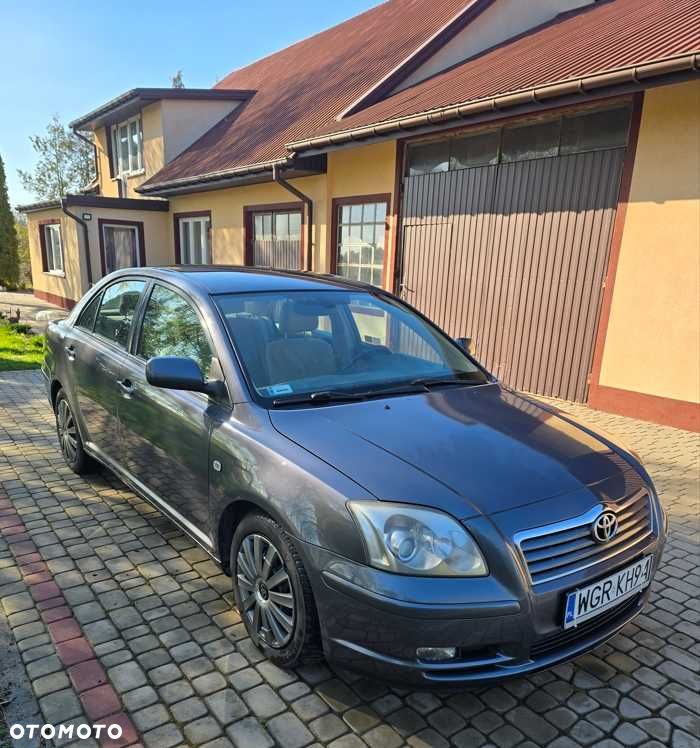 Toyota Avensis - 2