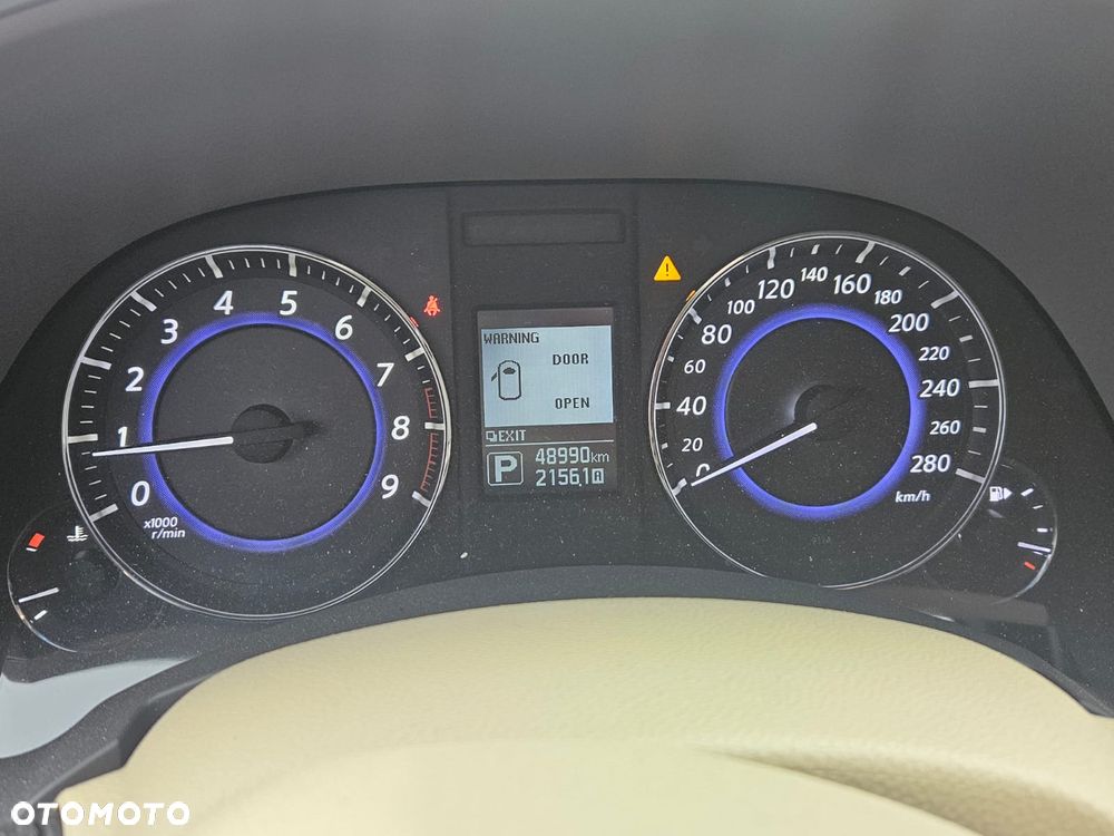 Infiniti QX70 3.7 S - 11