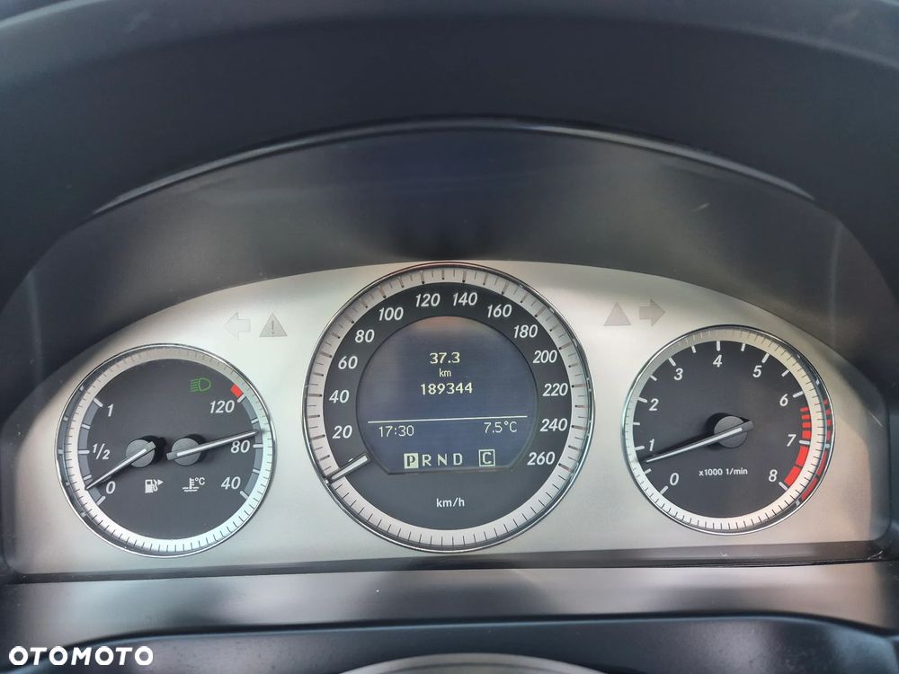 Mercedes-Benz Klasa C 180 T Kompressor Automatik BlueEFFICIENCY Avantgarde - 28