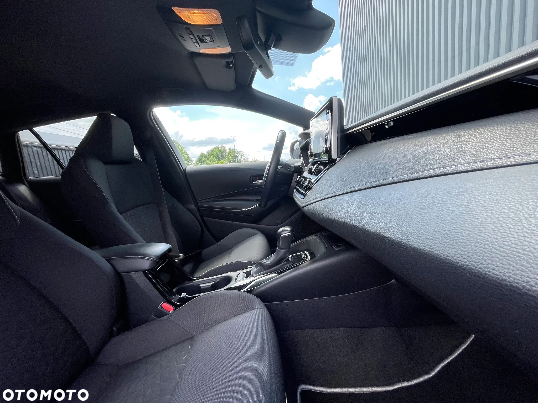 Toyota Corolla 1.8 Hybrid Comfort - 21
