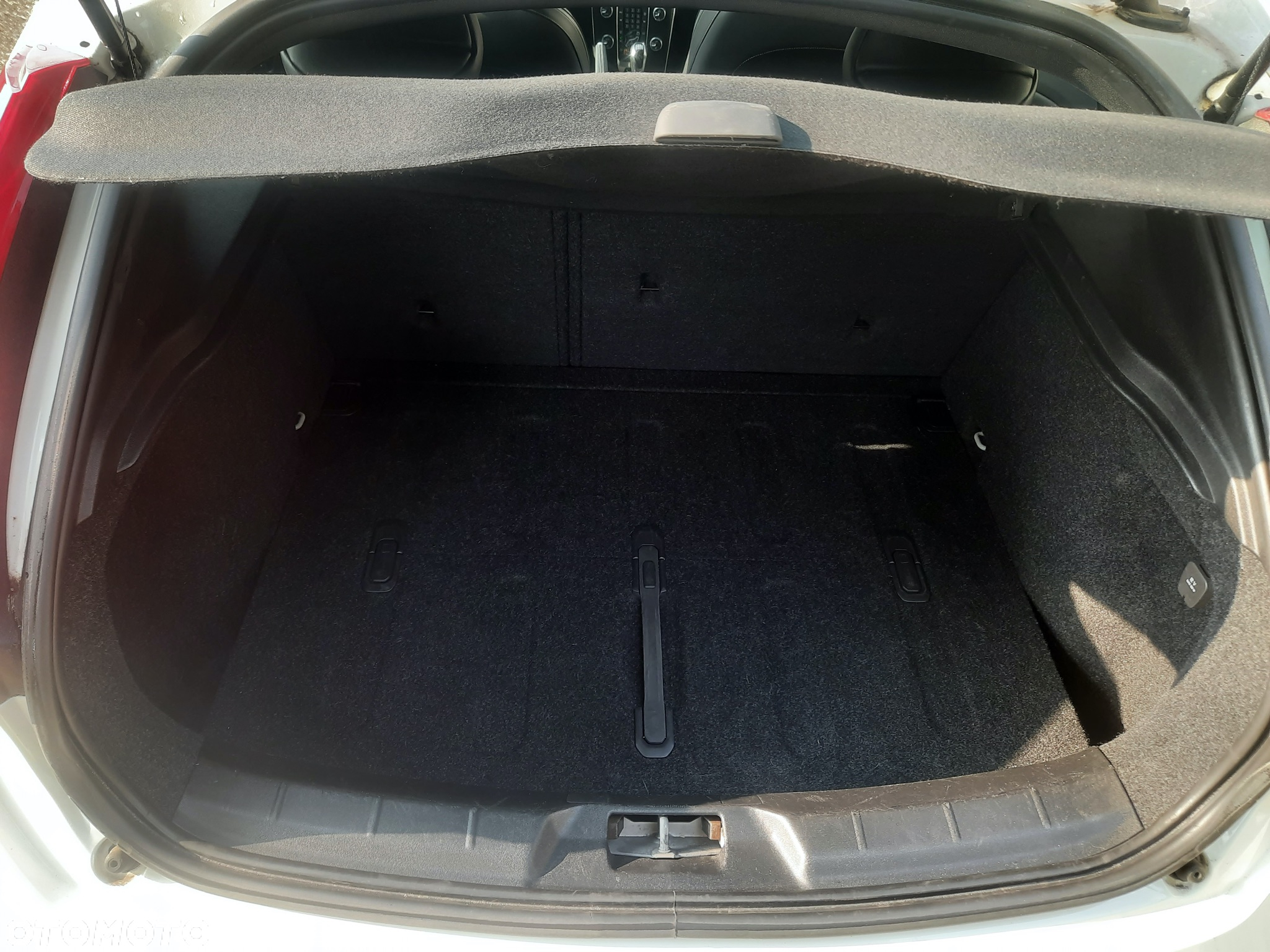 Volvo V40 T3 Drive-E R-Design Momentum - 30