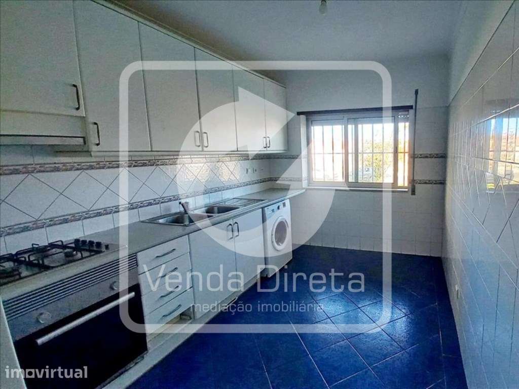 Apartamento T4 com Varanda e 189 m² no Barreiro - Espaço, conforto ... - Grande imagem: 2/25