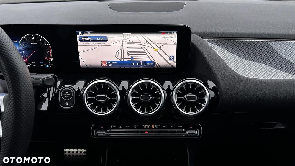 Mercedes-Benz GLA 200 AMG Line - 17