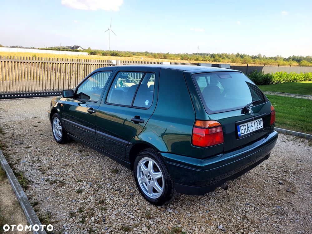 Volkswagen Golf - 2