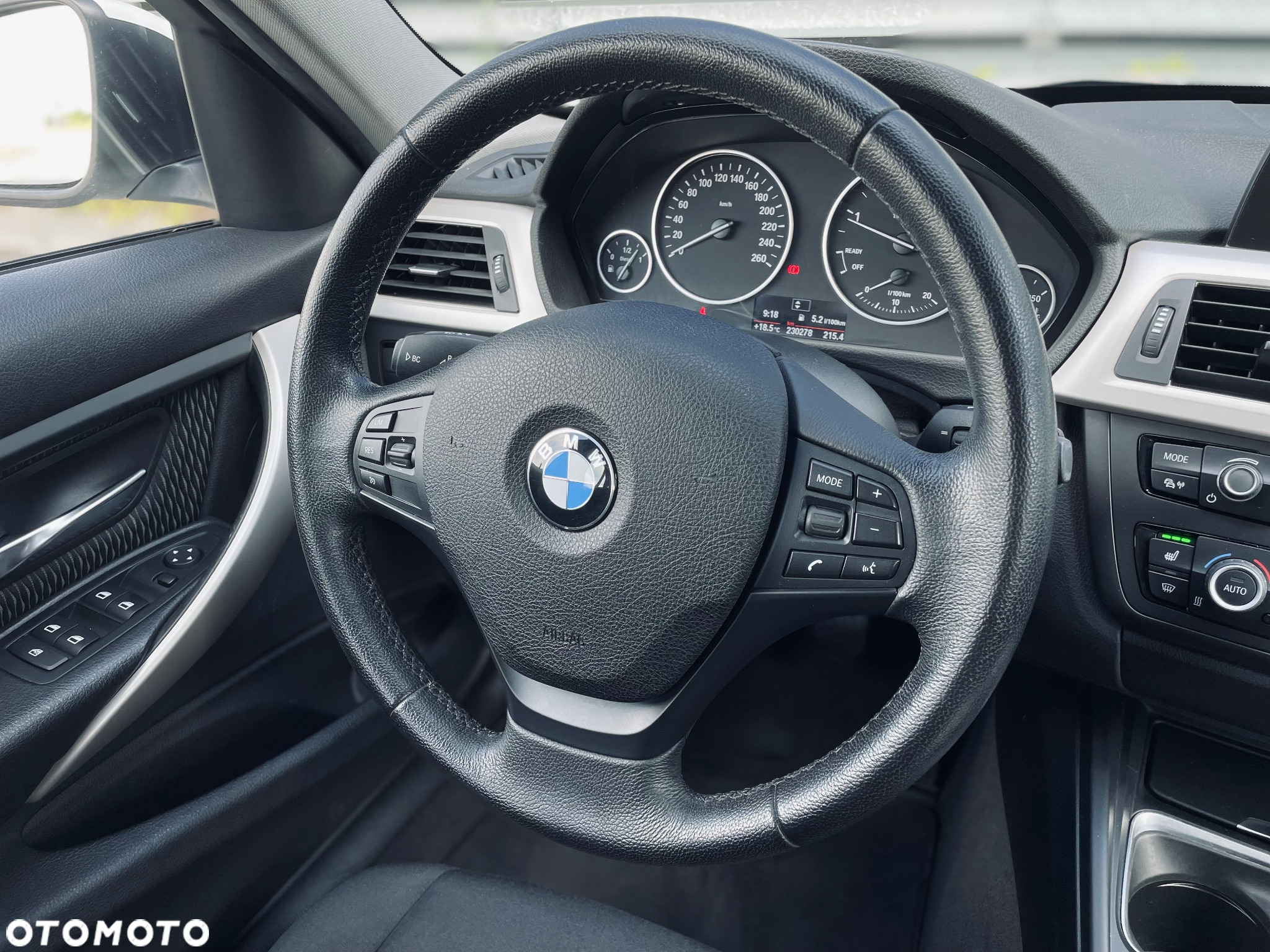 BMW Seria 3 320d Touring - 23