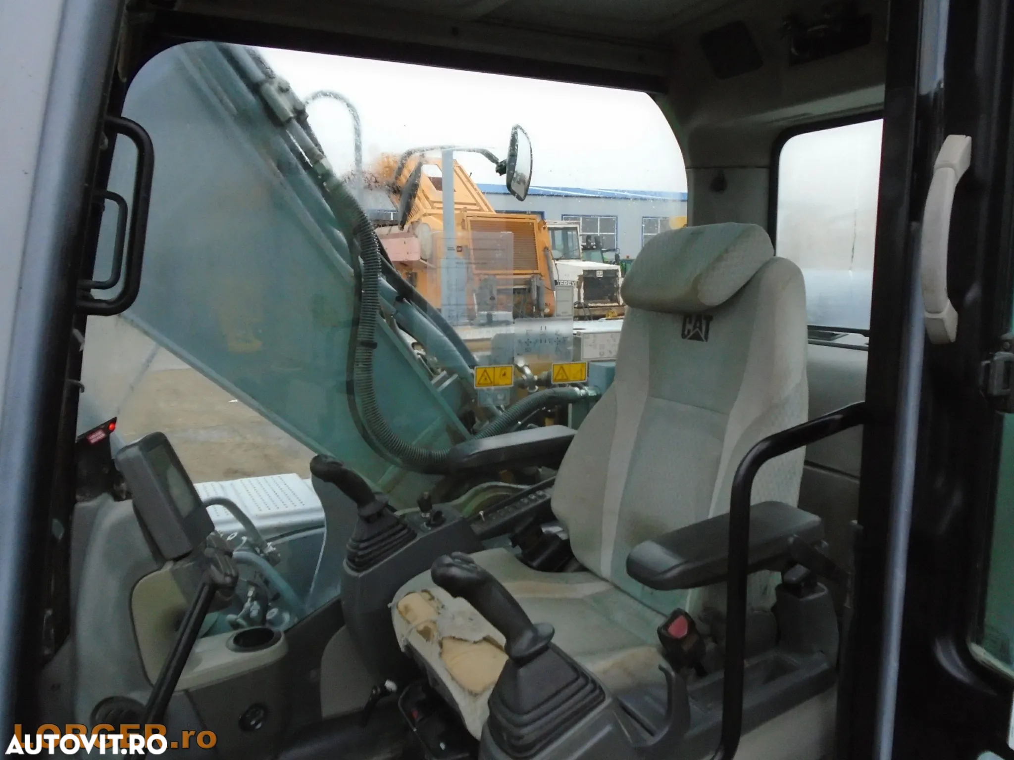 Cat 319D - 11
