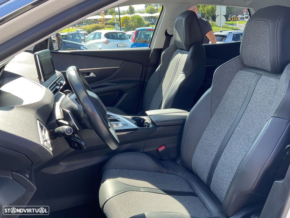 Peugeot 3008 1.5 BlueHDi Allure Pack EAT8 - 19