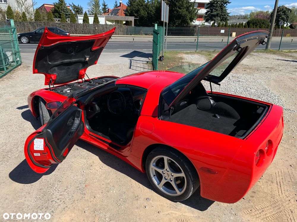 Chevrolet Corvette - 11