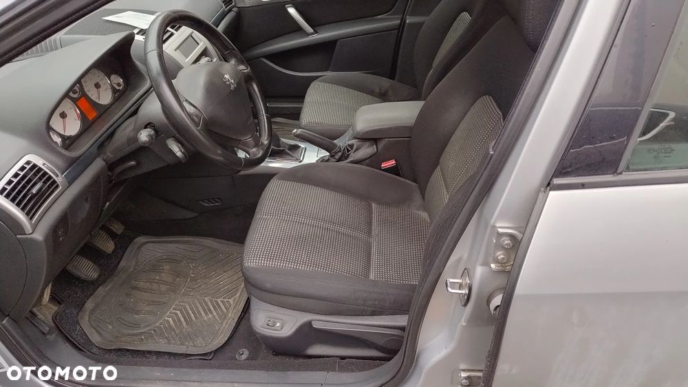 Peugeot 407 - 6
