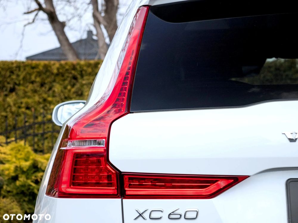 Volvo XC 60 D4 AWD Geartronic RDesign - 37