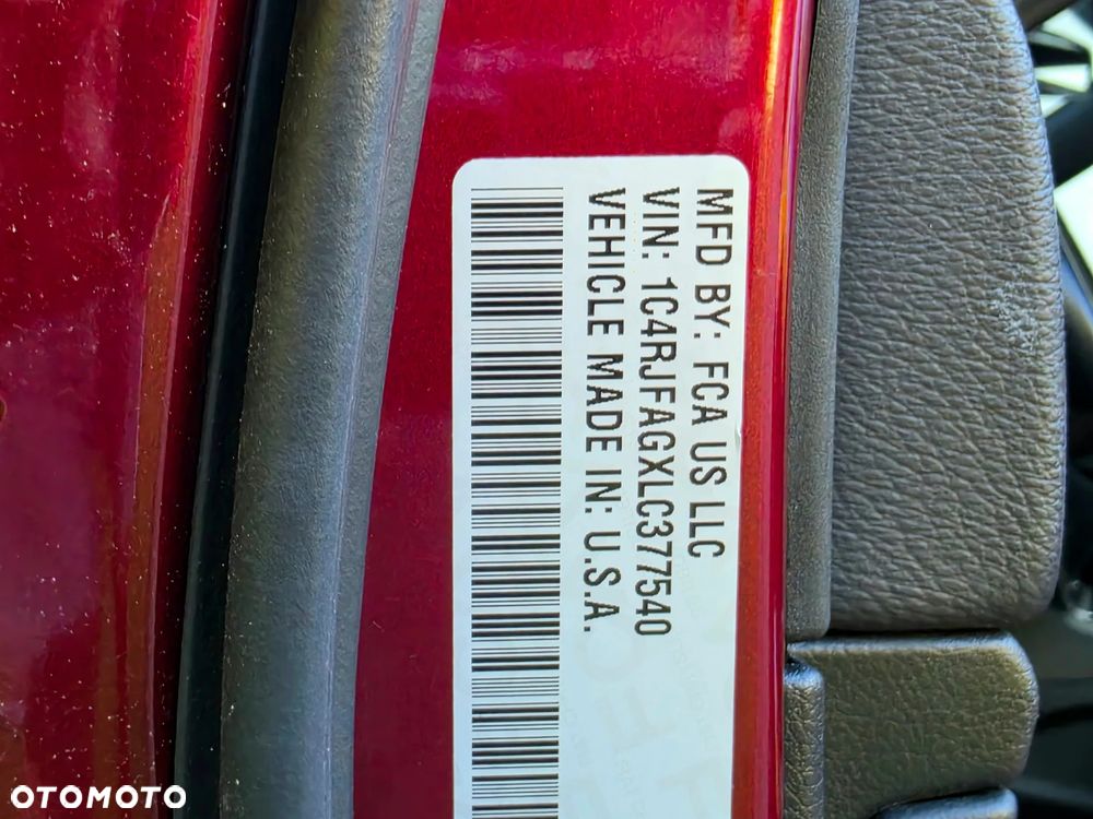 Jeep Grand Cherokee - 27