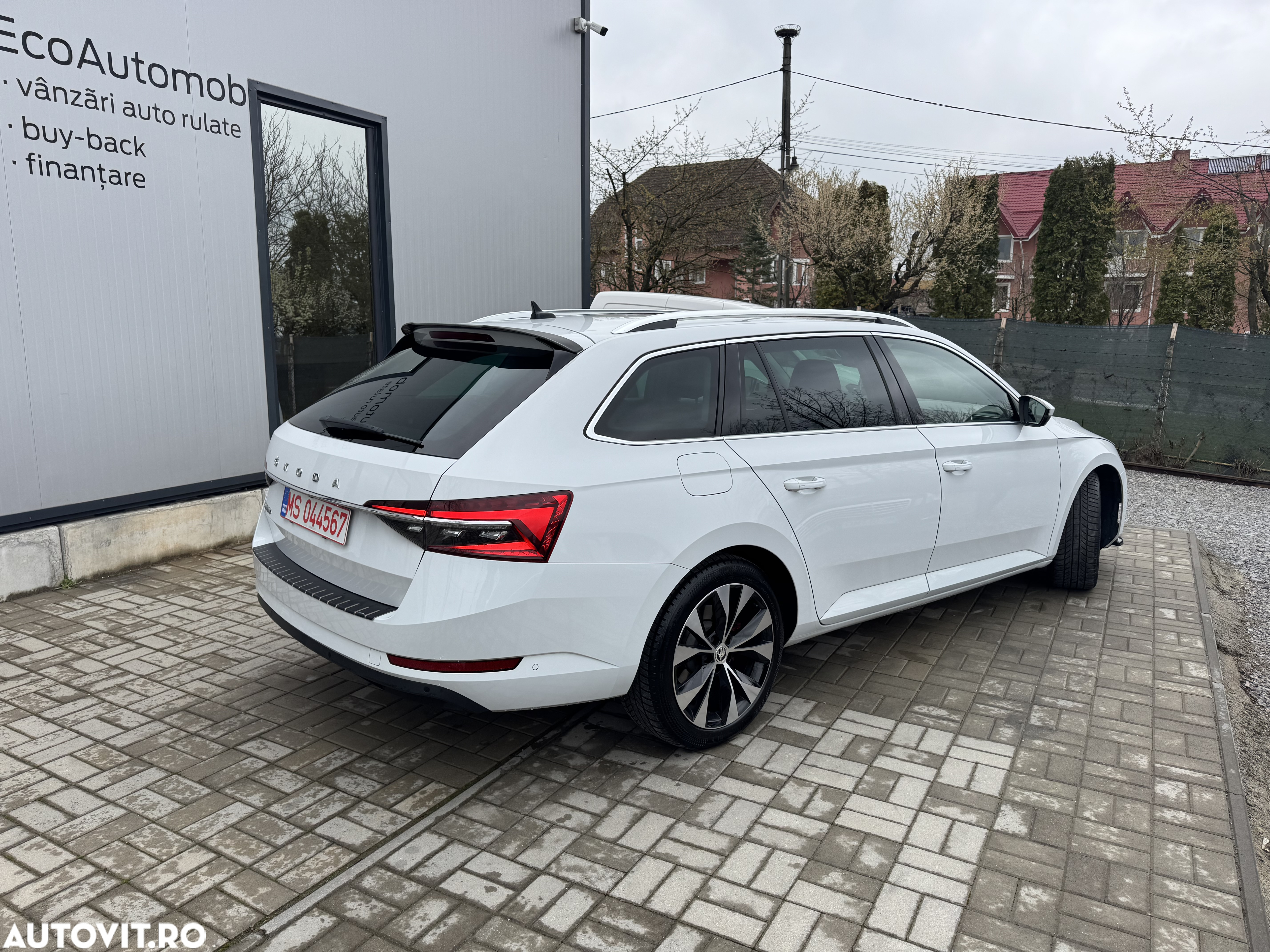 Skoda Superb 2.0 TDI DSG Sportline - 10