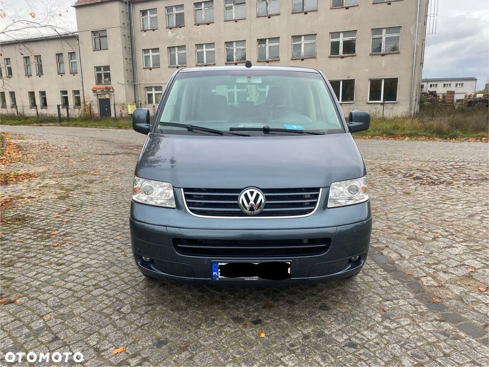 Volkswagen Multivan - 2