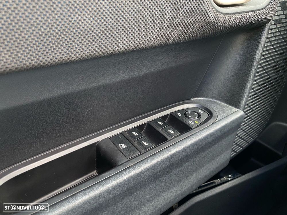 MINI 5 Portas Cooper Classic Auto - 13