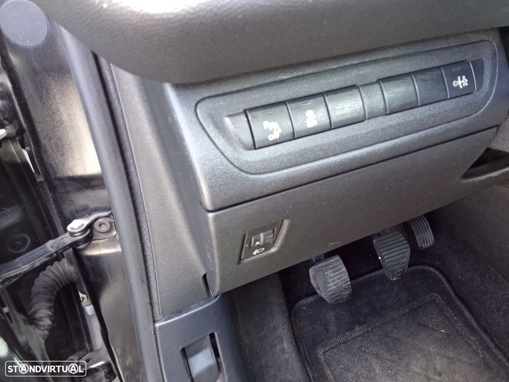 Peugeot 208 1.4 HDi Active - 17