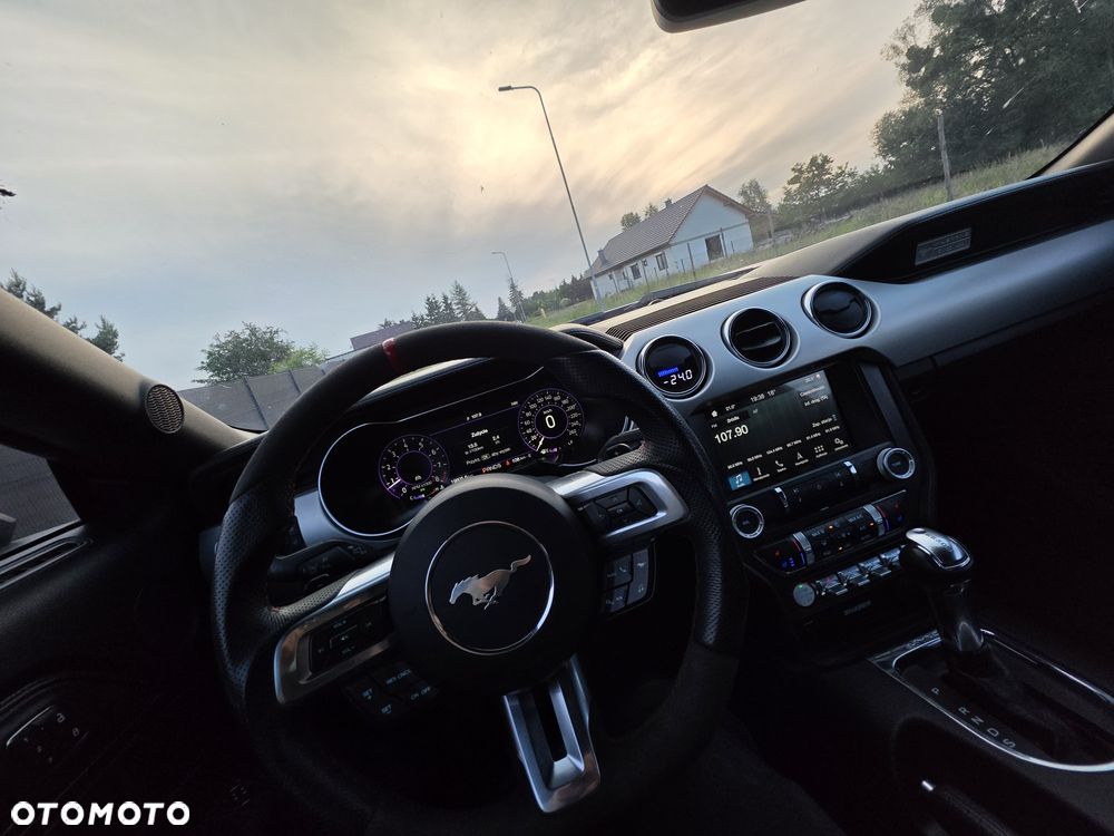 Ford Mustang - 7