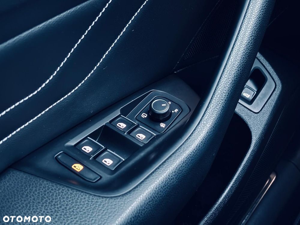 Volkswagen Passat - 37