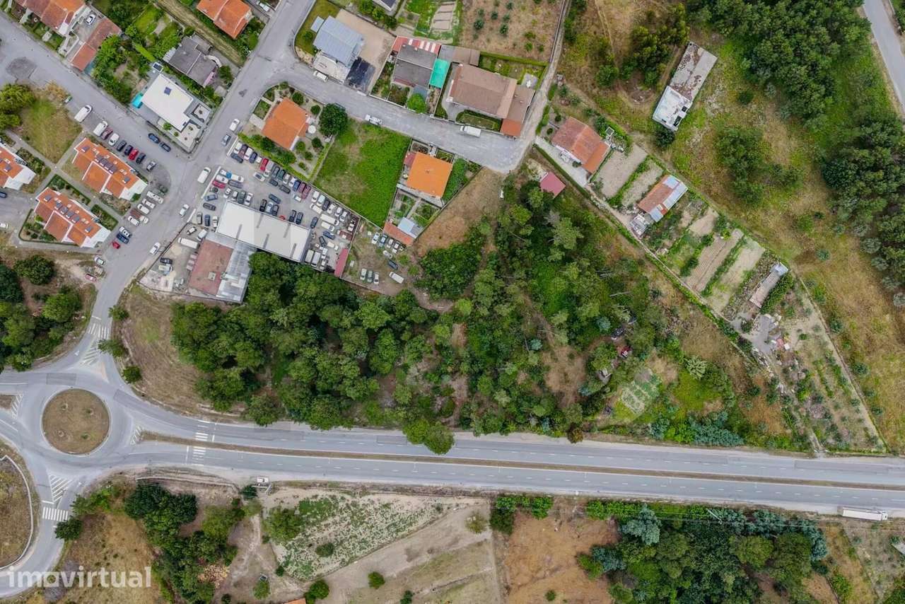 TERRENO URBANO 4.441 m2 | EXCELENTE VISIBILIDADE | NELAS - Grande imagem: 4/16