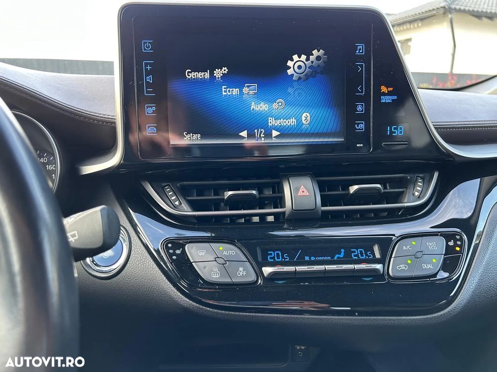 Toyota C-HR Hybrid Style - 23