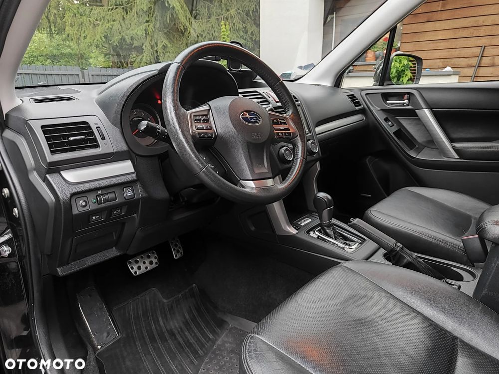 Subaru Forester 2.0XT Platinum Lineartronic - 17