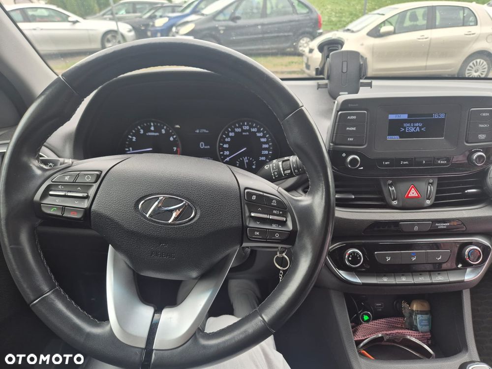 Hyundai i30 1.4 Classic + - 9