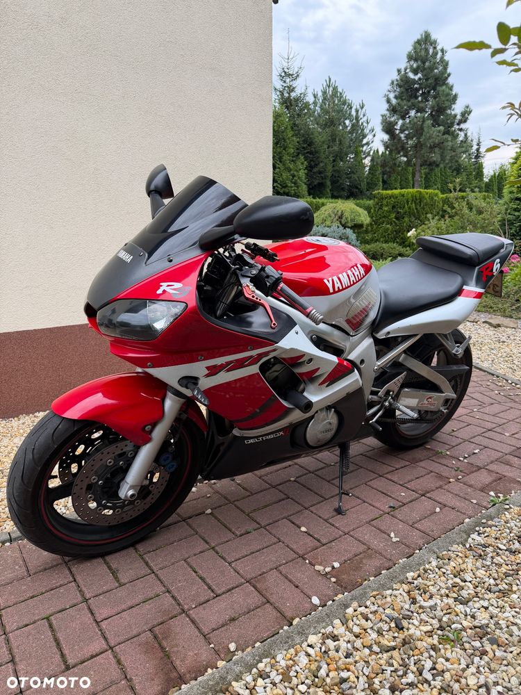 Yamaha R6 - 1