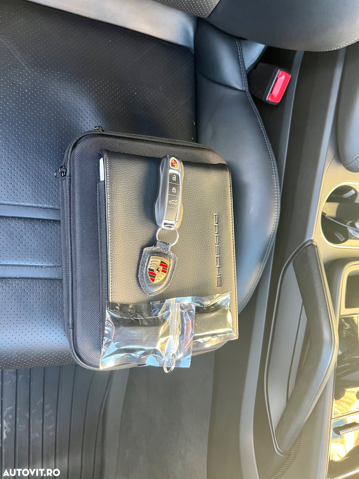 Porsche Cayenne Coupe ver-e--hybrid-tiptronic-s-platinum-edition - 30