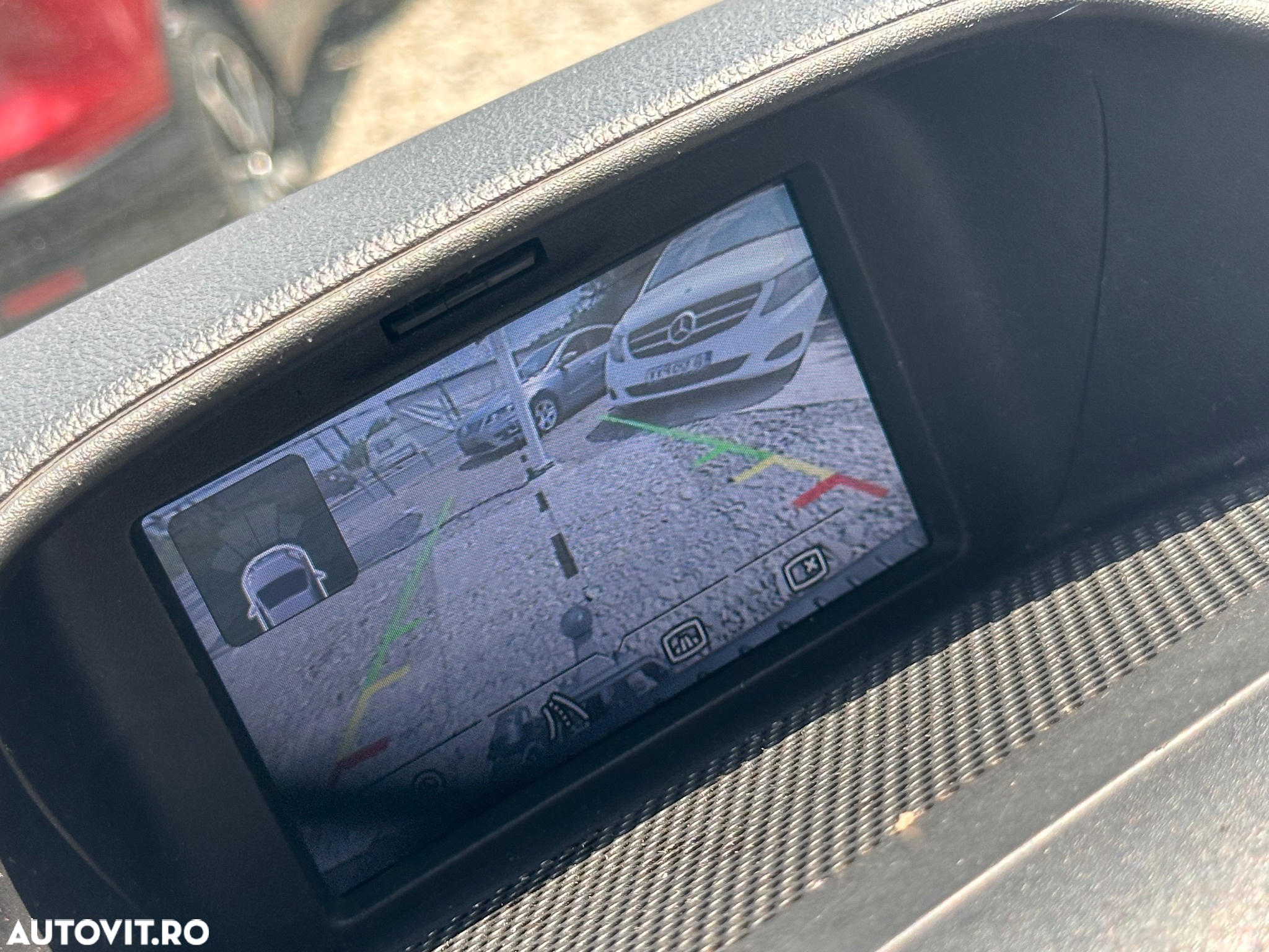 Ford Tourneo Custom 300 L2H1 VA Titanium - 18