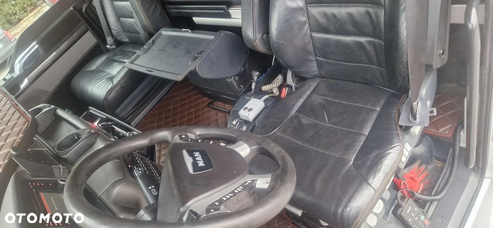 MAN TGX 26.560XXL - 28